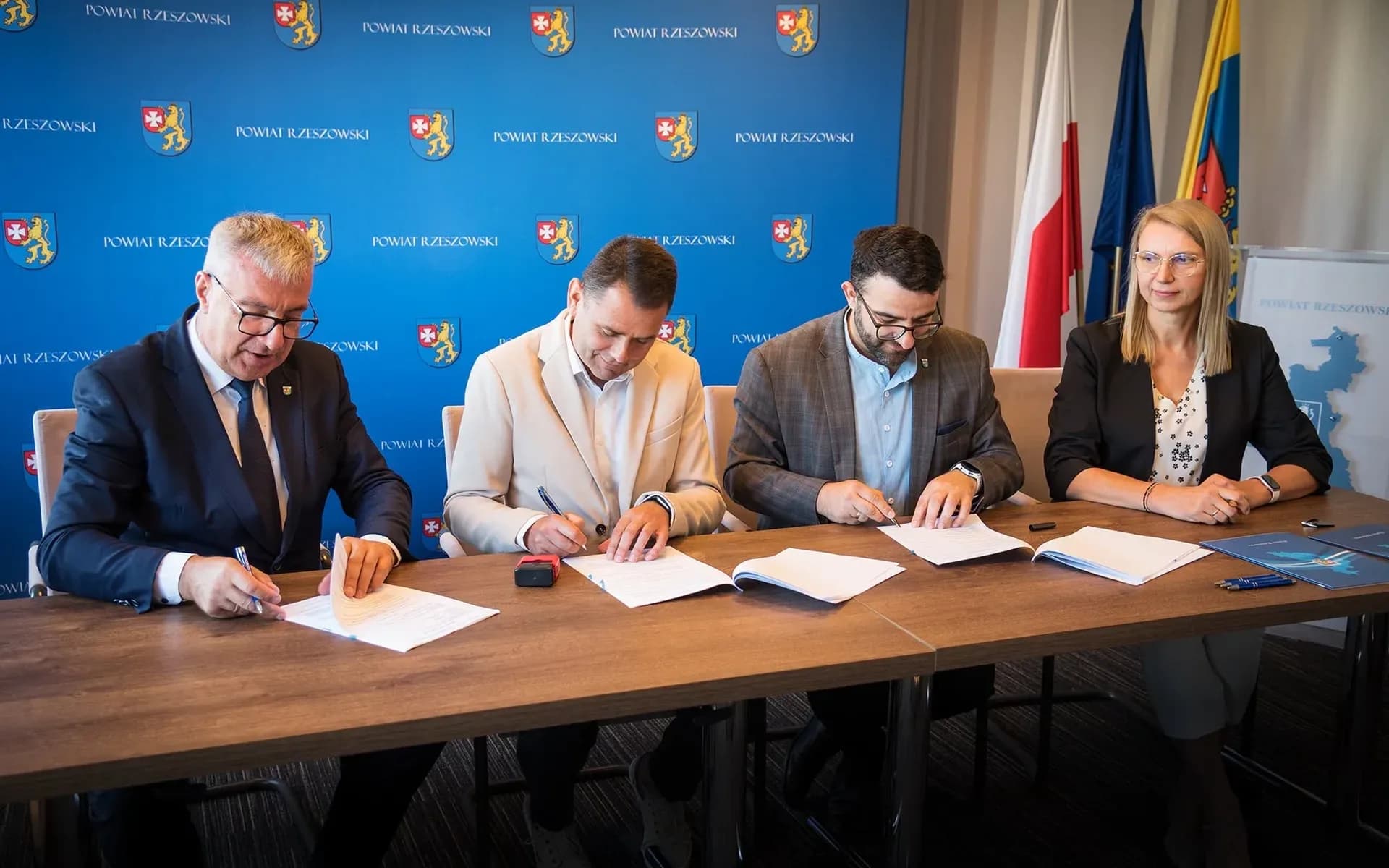 Podpisanie umowy na przejście w Lutoryżu