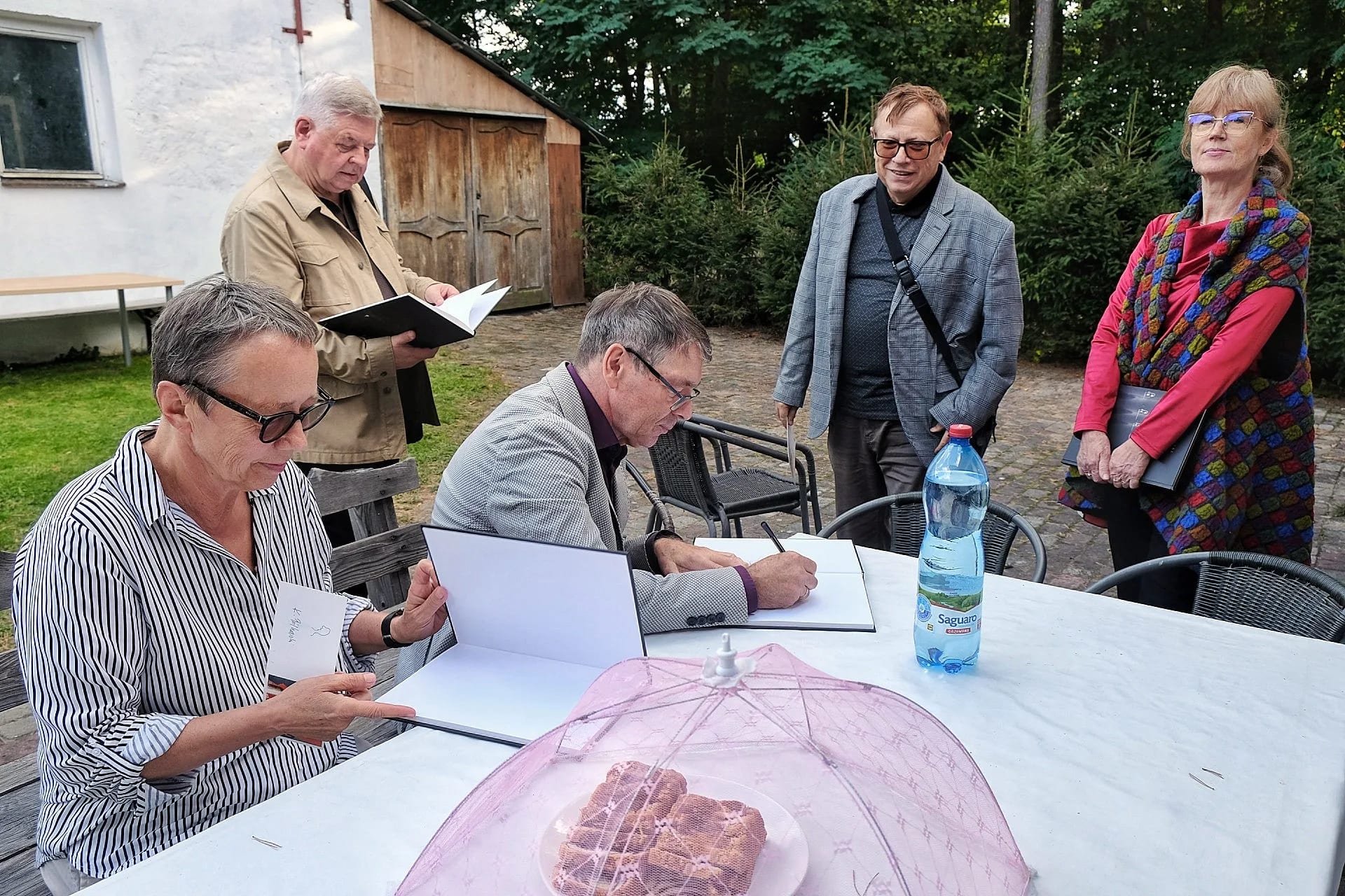 Krzysztof Polkowski na wernisażu autorskiej wystawy