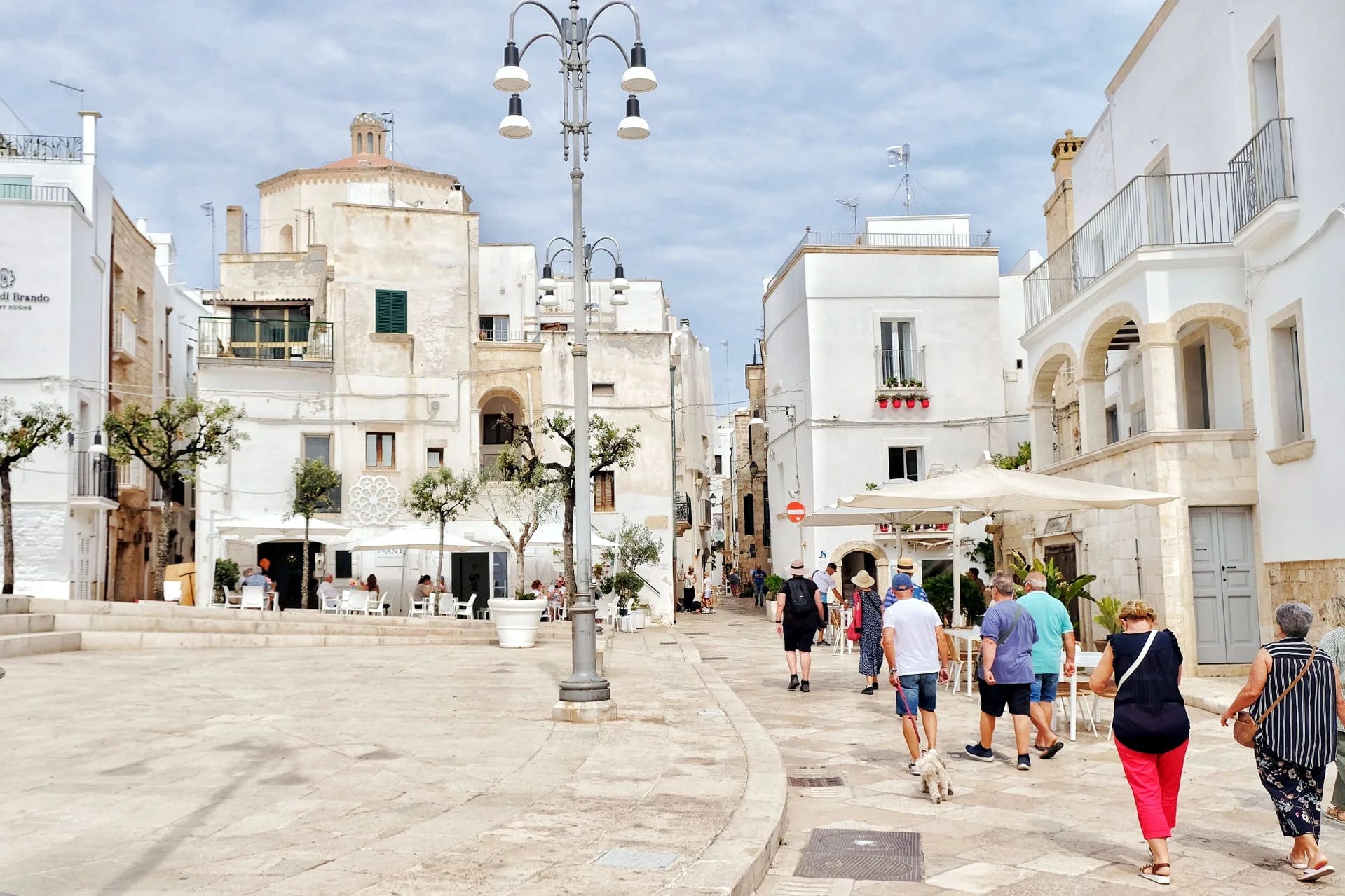 Włochy, centrum miasteczka Polignano a Mare