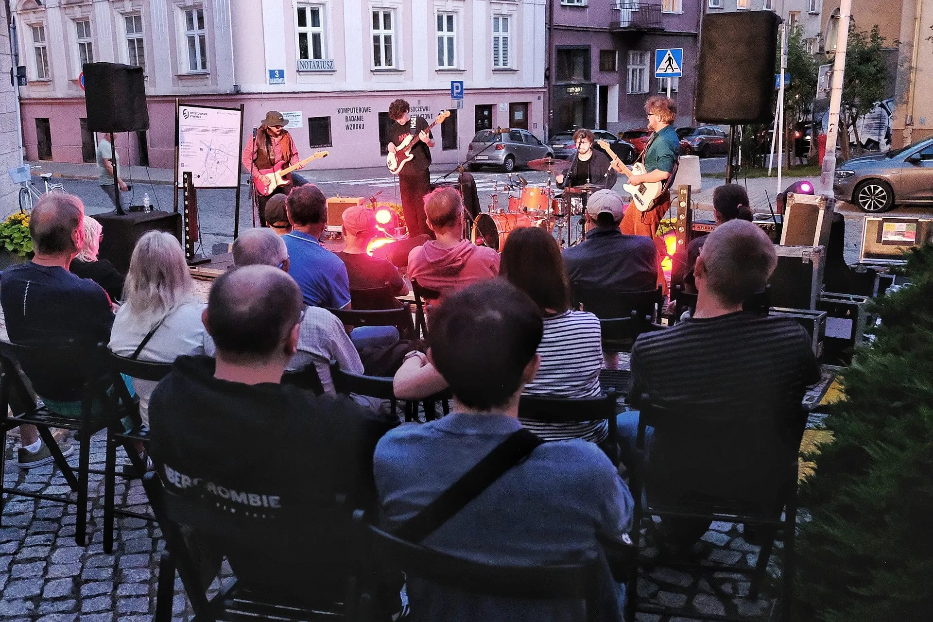 Koncert przy kamienicy na Króla Kazimierza 25 w Rzeszowie