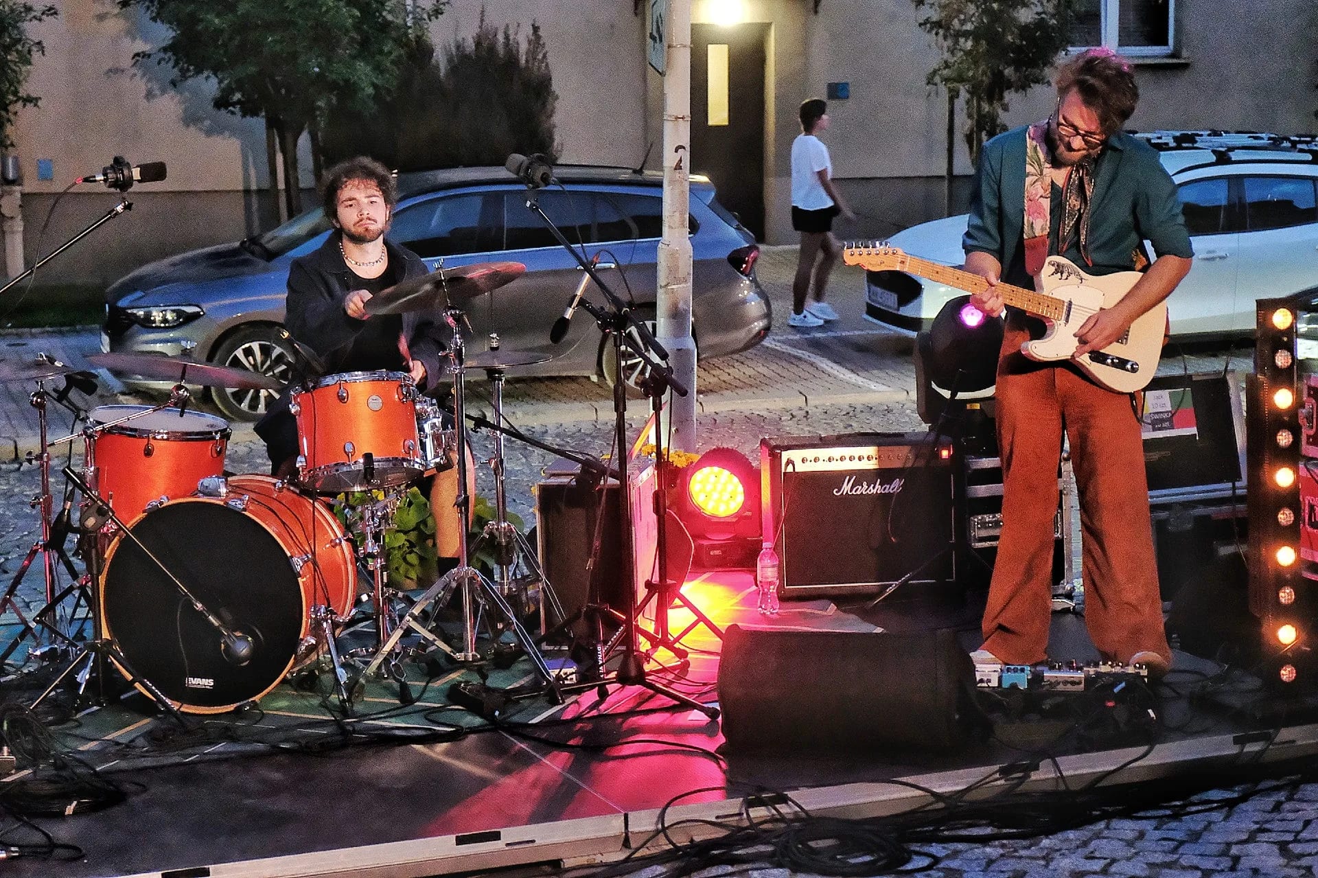 Koncert Master Stone na skwerze w Rzeszowie
