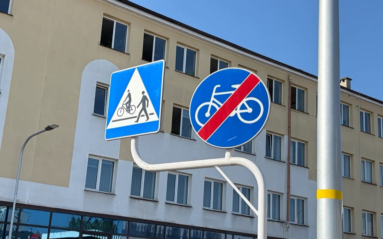 Znak zakończenia drogi rowerowej