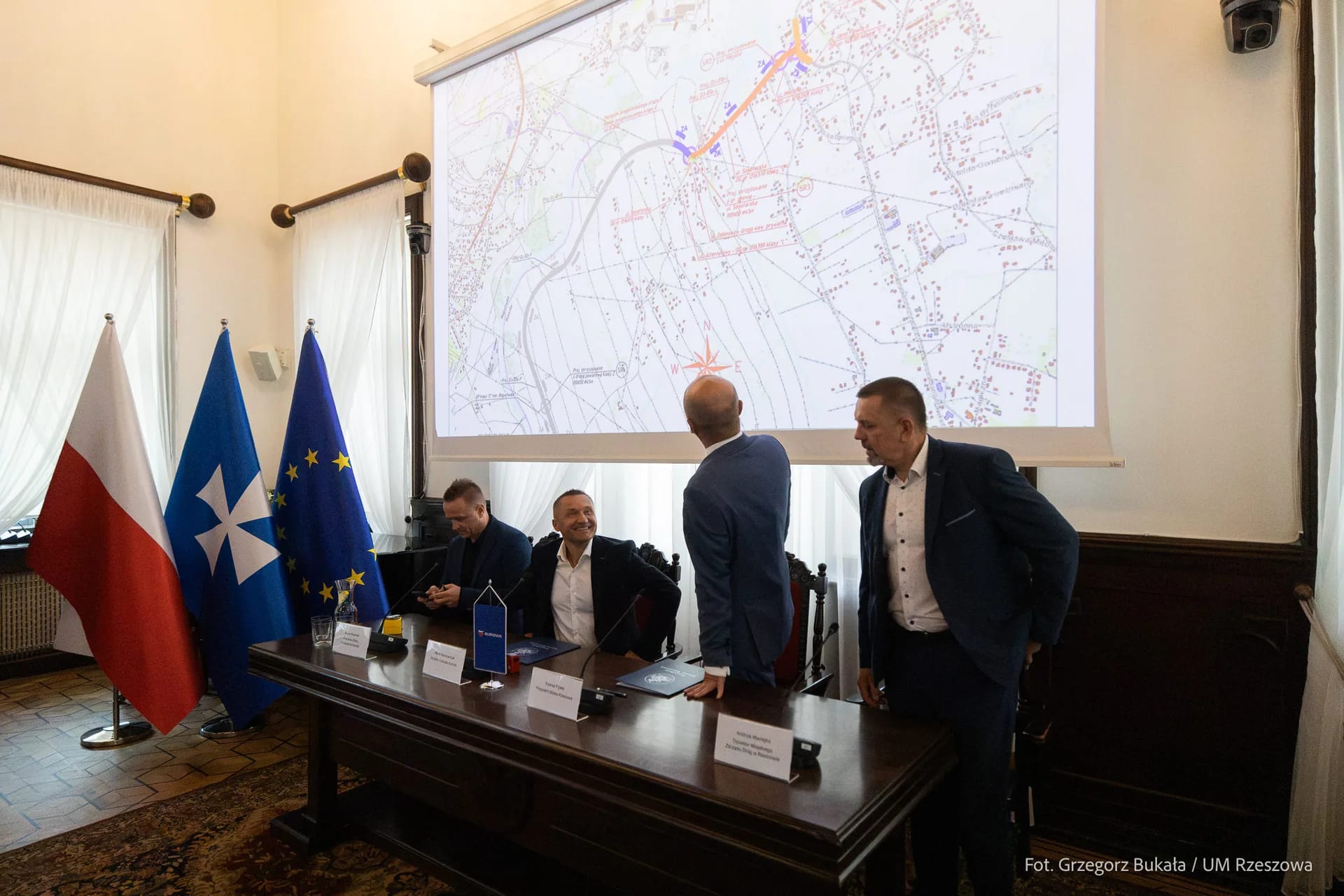 W ratuszu podpisano umowę na inwestycję na ulicy Senatorskiej w Rzeszowie