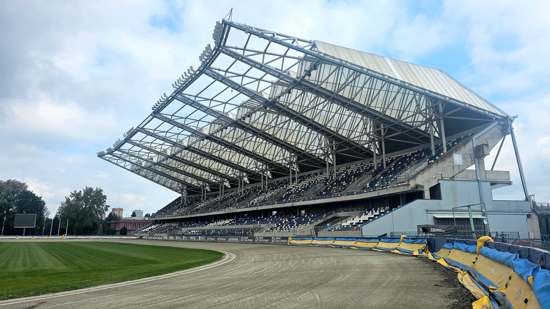 Nowa trybuna na stadionie Stali Rzeszów przy ul. Hetmańskiej