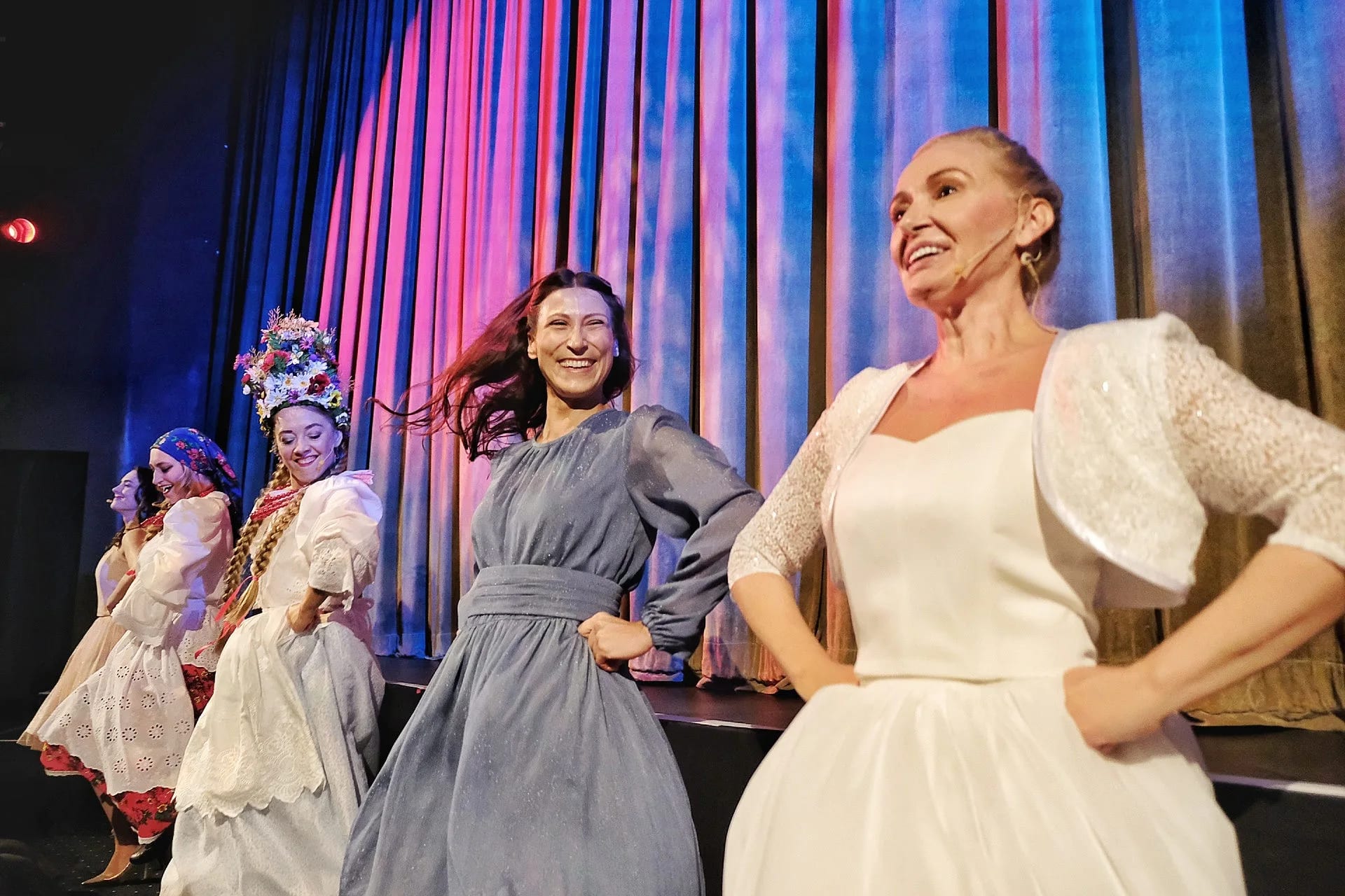 Premiera „Wesela” Stanisława Wyspiańskiego na 70-lecie Teatru Maska. | Fot. Wit Hadło