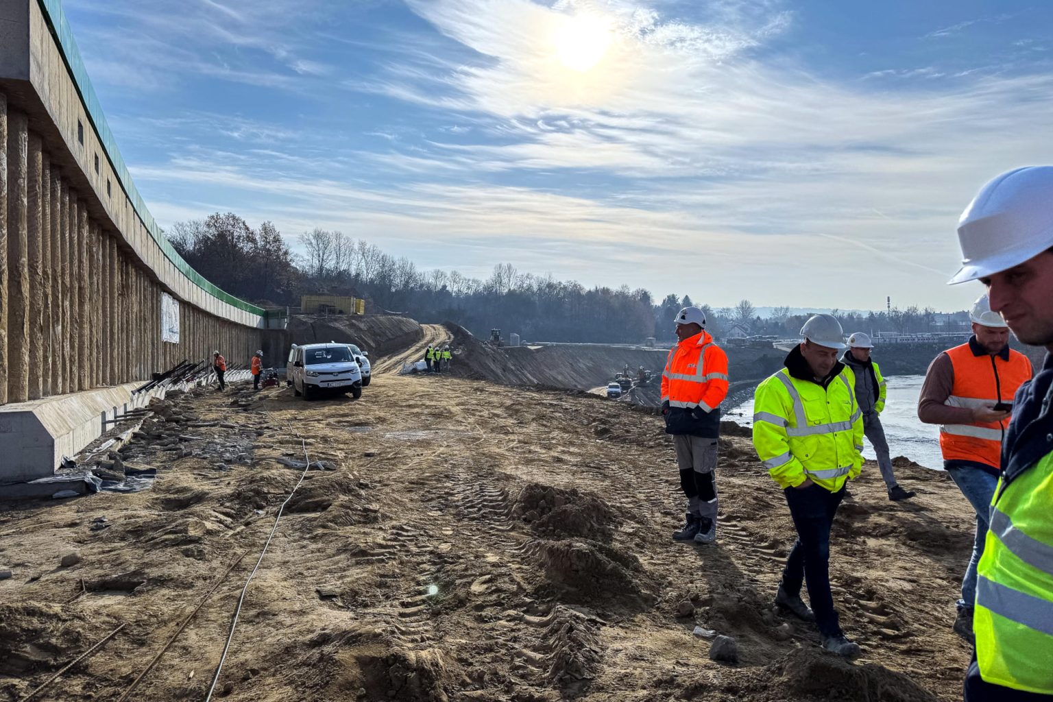 Robotnicy na budowie Wisłokostrady w Rzeszowie