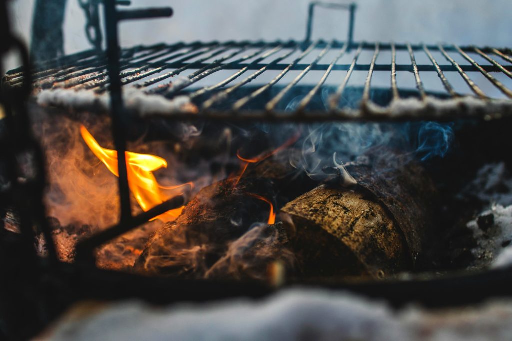 Grill może być źródłem pożaru.