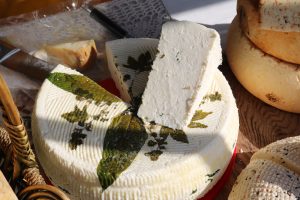 Podkarpacki Bazarek. Ser od lokalnych producentów
