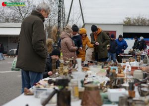 Rzeszowskie Targi Staroci odbywają sie co miesiąc.