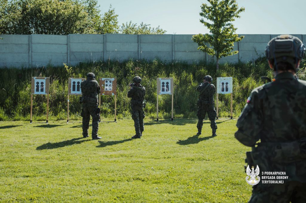 Szkolenie terytorialsów ze strzelania
