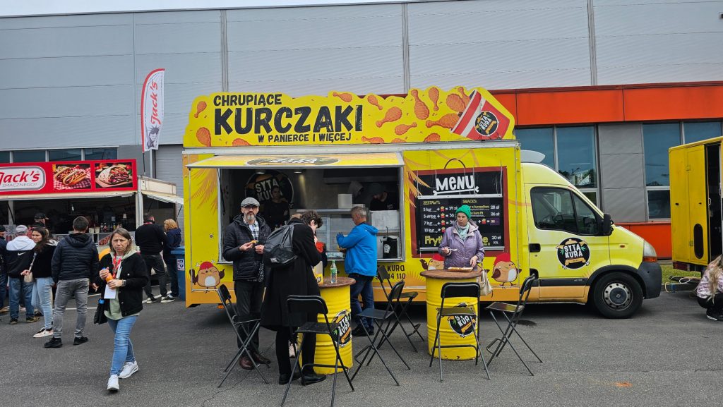Foodtrack z kurczakami