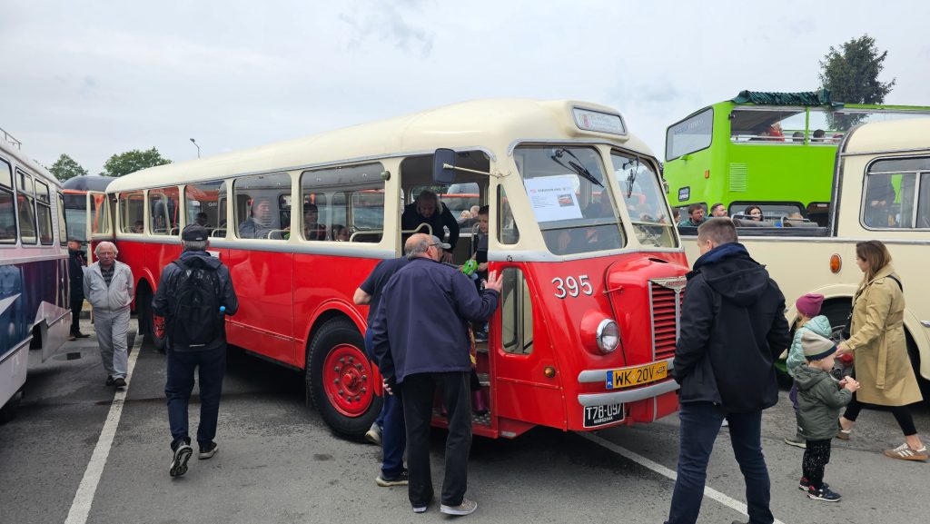 I Zlot Zabytkowych Autobusów w Rzeszowie. 