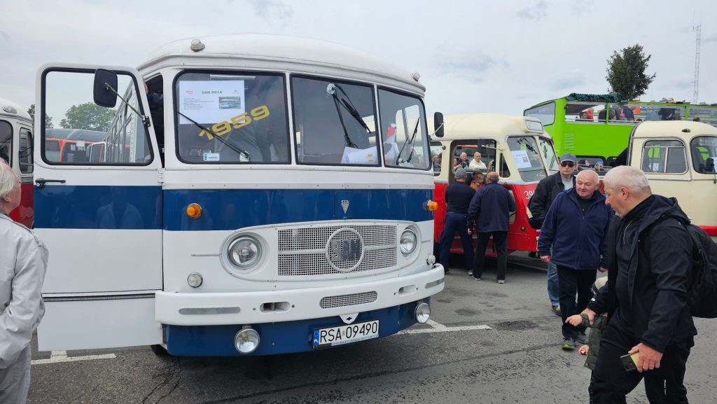 Zabytkowe autobusy w Rzeszowie