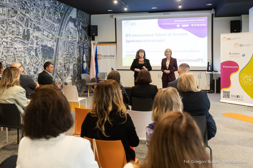 IPS International School - konferencja prasowa w ratuszu