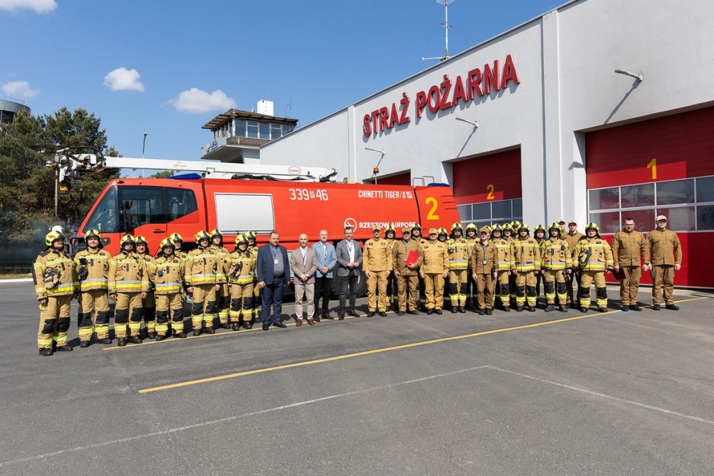 Dzień strażaka na lotnisku w Jasionce