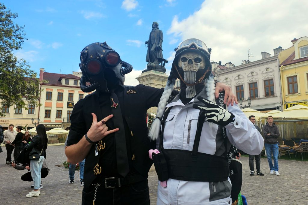 Studenci przebrani za postacie z gwiezdnych wojen