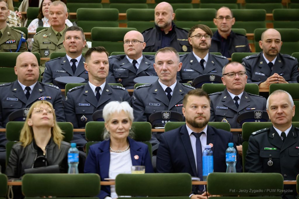 służba więzienna