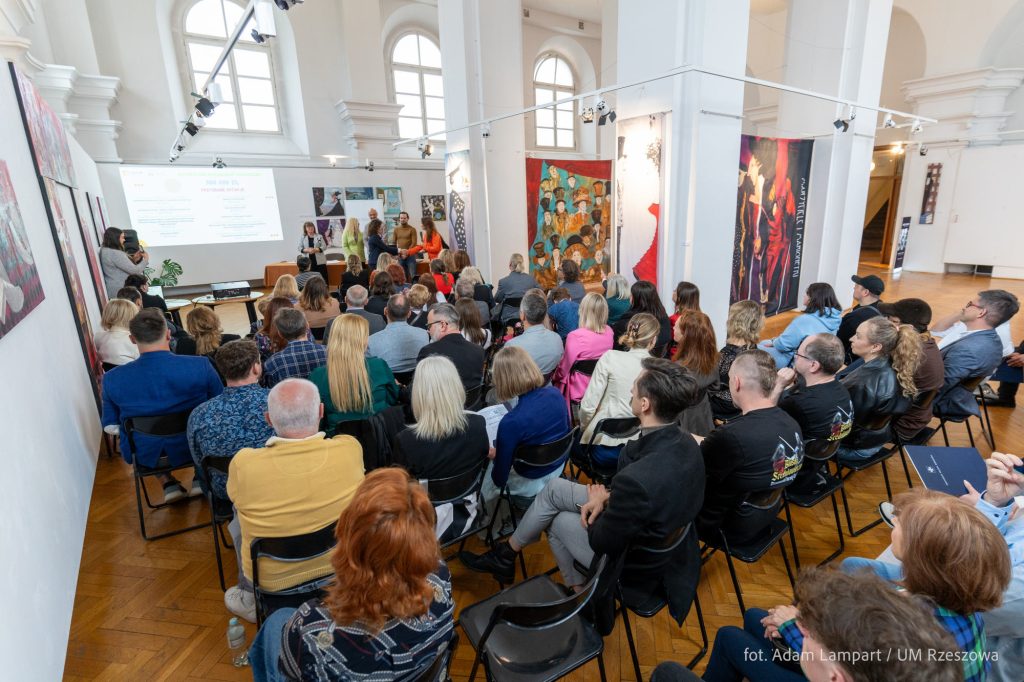 Wręczenie promes na kulturę w BWA
