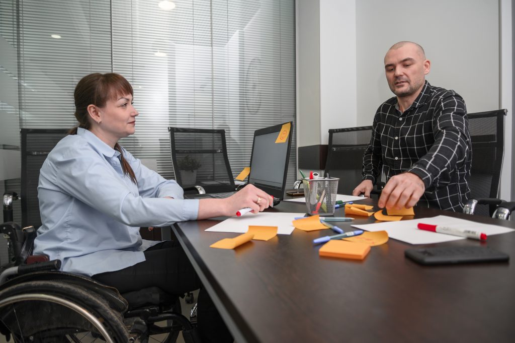 bizneswoman na wózku inwalidzkim