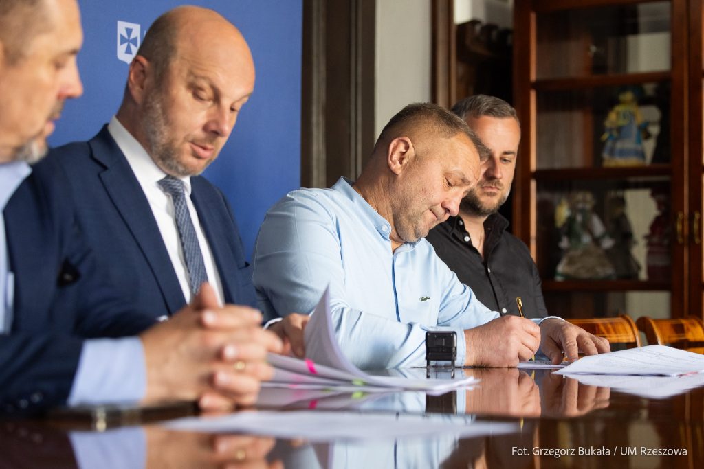 Umowa na drogi osiedlowe