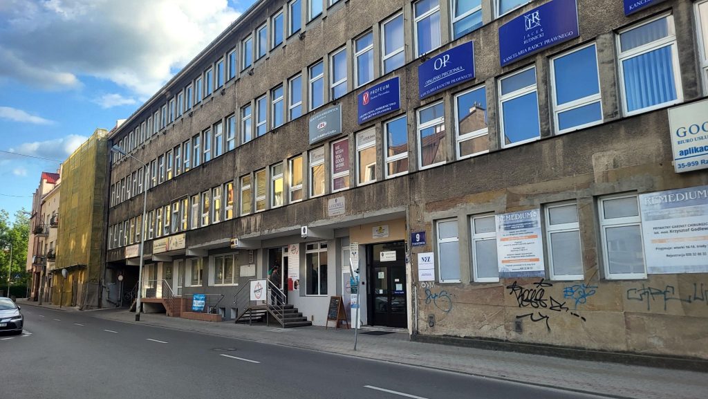 budynek wielopiętrowy w centrum Rzeszowa