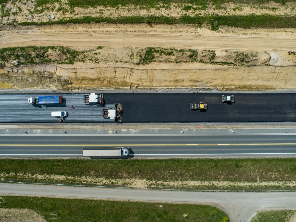 ciężki sprzęt na budowanej S19