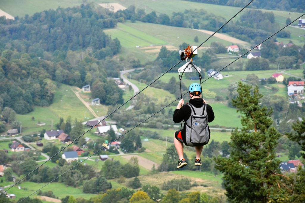 Wańkowa i tyrolka z widokiem na Bieszczady