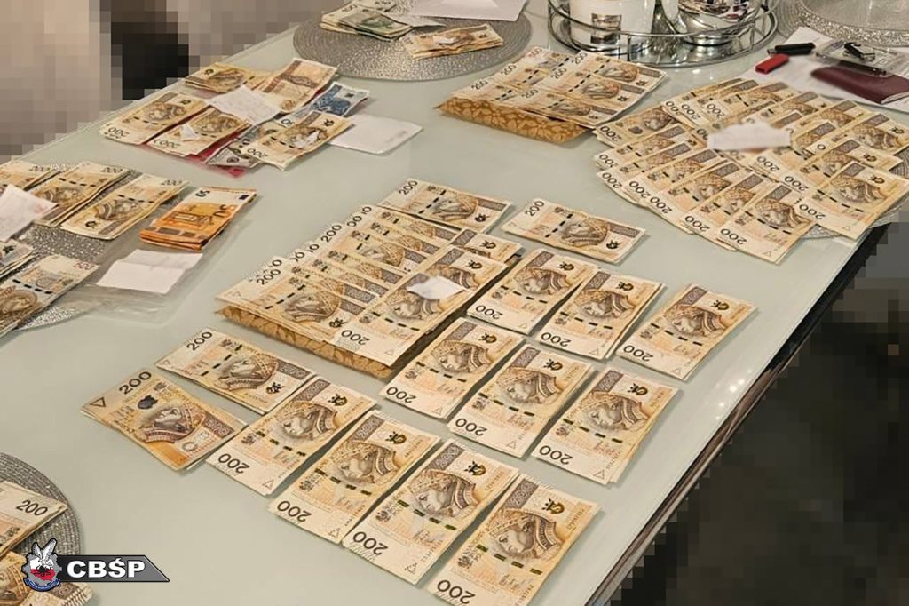 nielegalna gotówka zatrzymana w burdelu