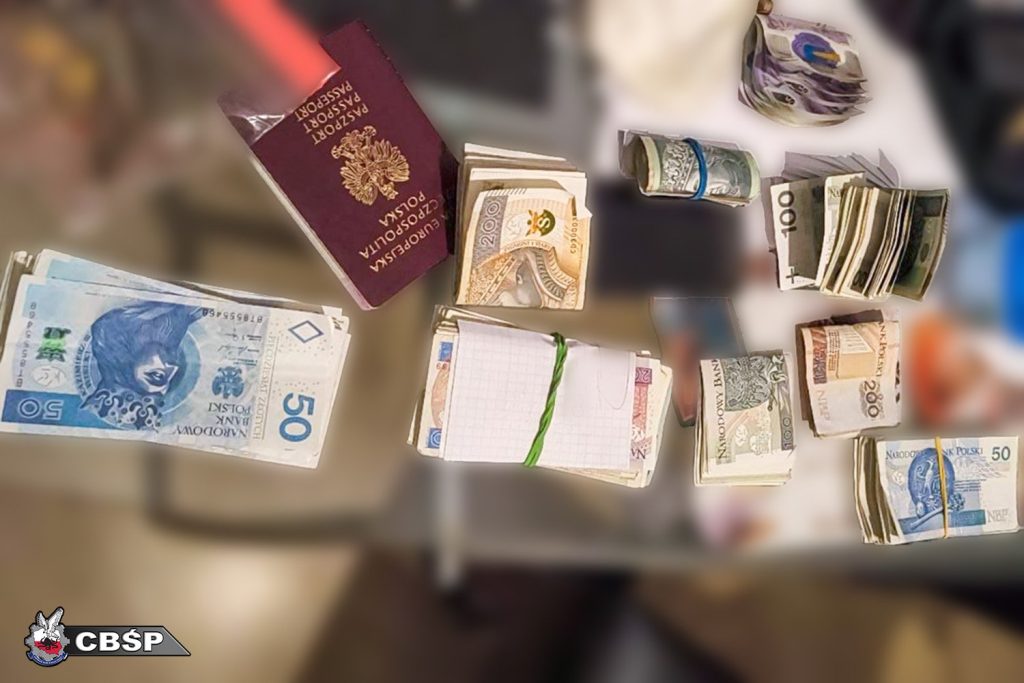 zatrzymane przez policje dokumenty i paszporty