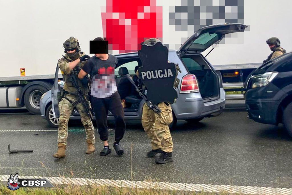 policyjni antyterroryści zatrzymali przestepców
