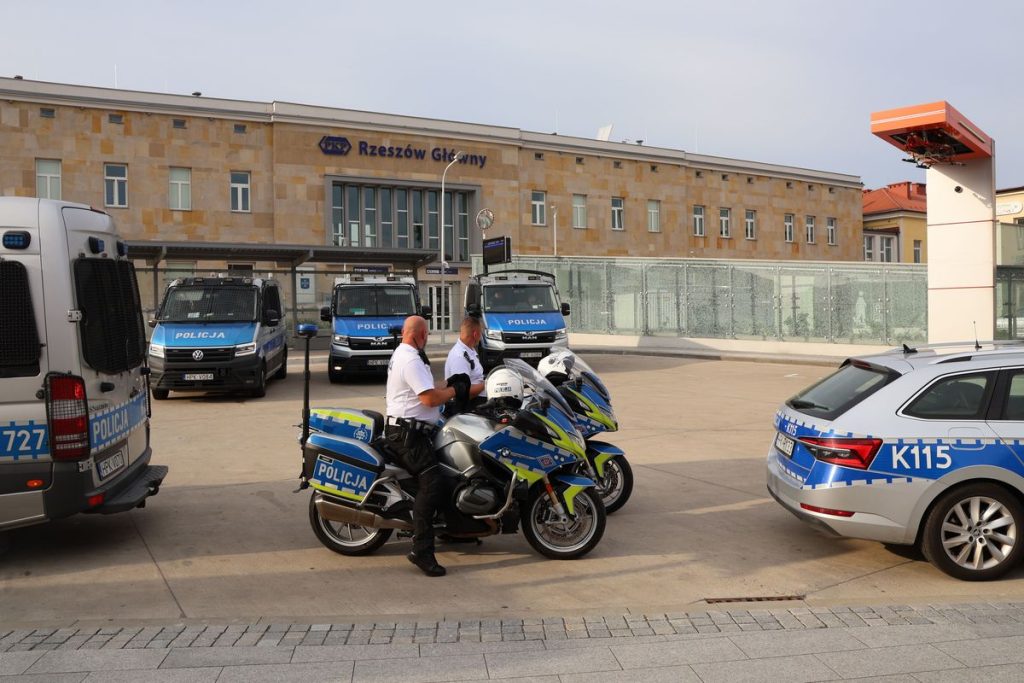 Policyjni motocykliści