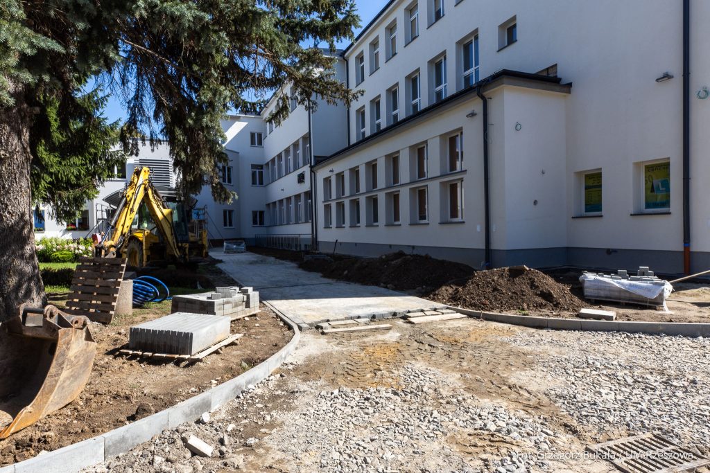 Nowy budynek Zespołu Szkół Elektronicznych w Rzeszowie