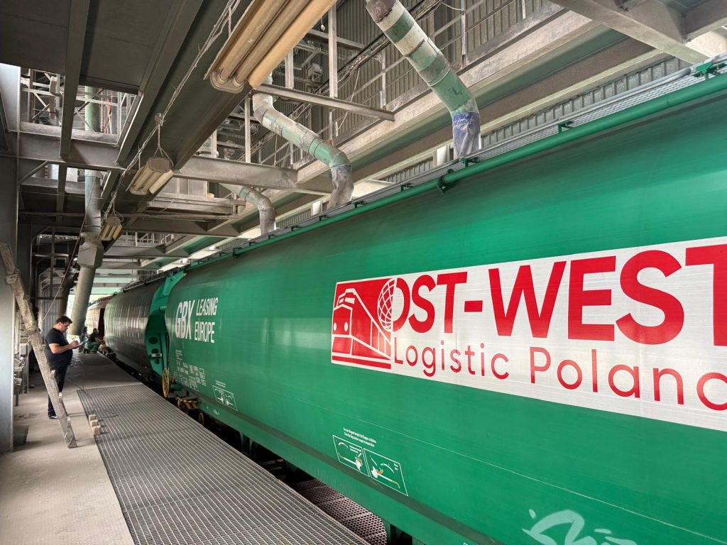 Pociąg z transportem pszenicy