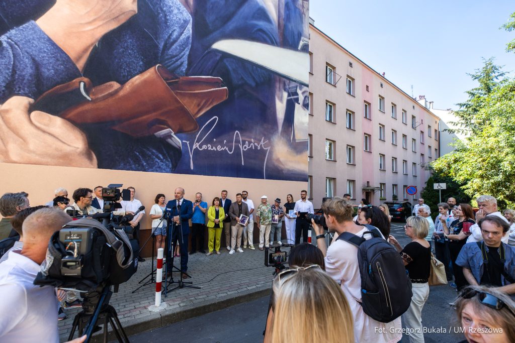 Odsłonięcie muralu Zdzisława Kozienia