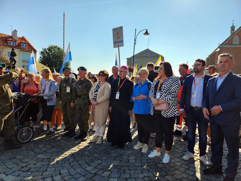 pielgrzymka na Jasną Górę rusza z placu Farnego w Rzeszowie