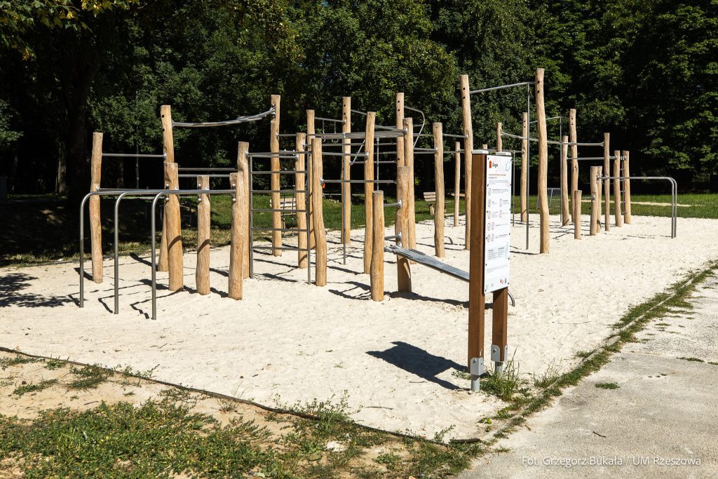 Plac zabaw na osiedlu generała Andersa