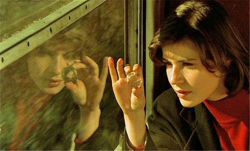 Kadr z filmu "Podwójne życie Weroniki".