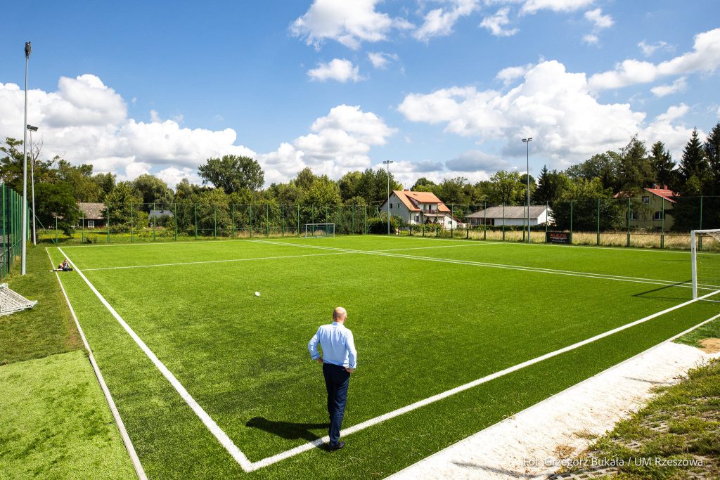 Konrad Fijołek na stadionie KS Grunwald Budziwój