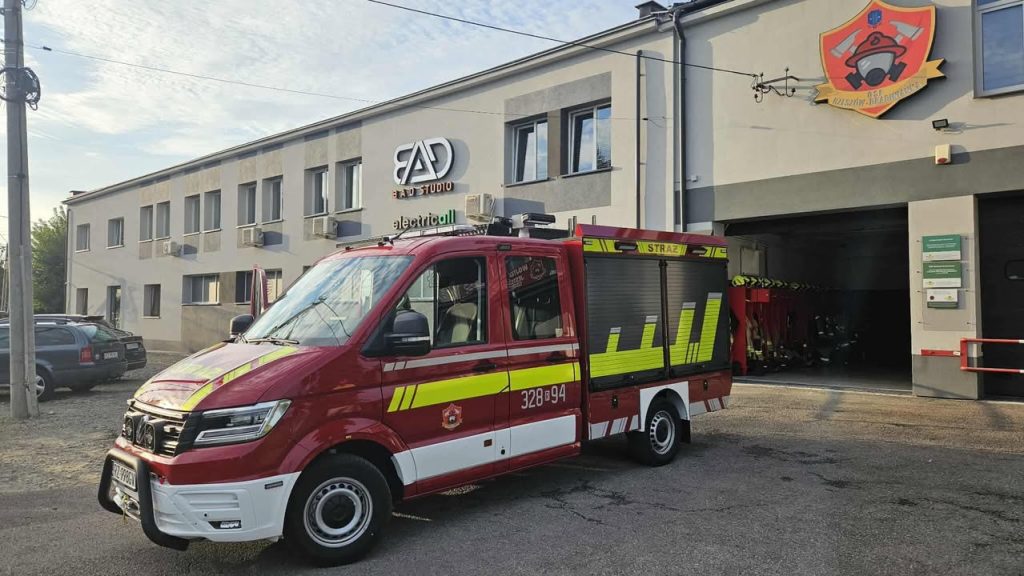 Volkswagn crafter trafił do strażaków z Drabinianki