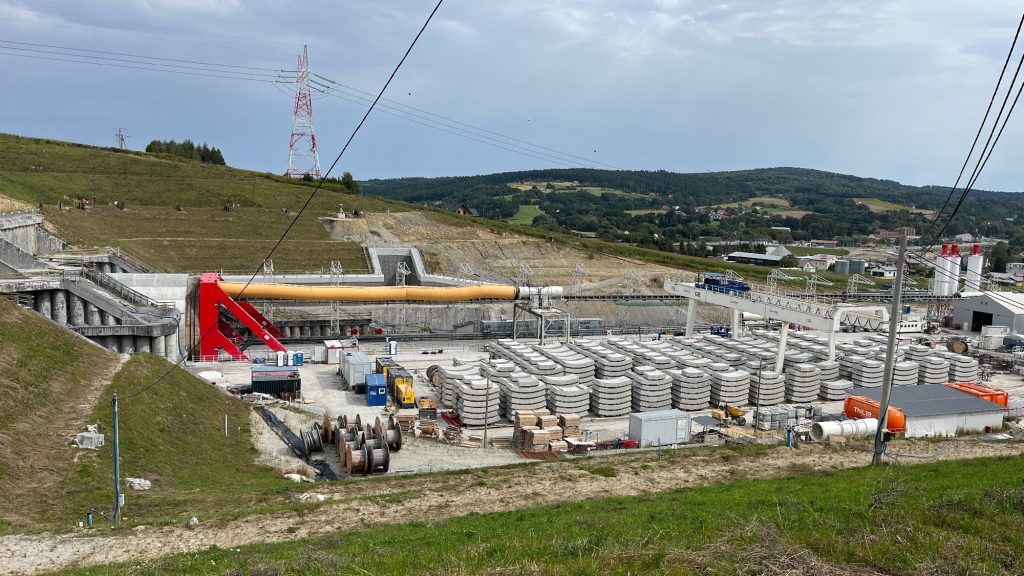betonowy tunel pod S19