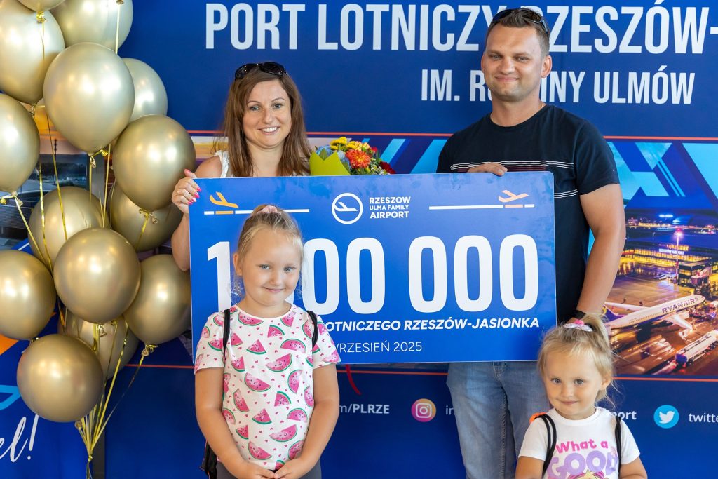 Lotnisko w Jasionce, milionowy pasażer