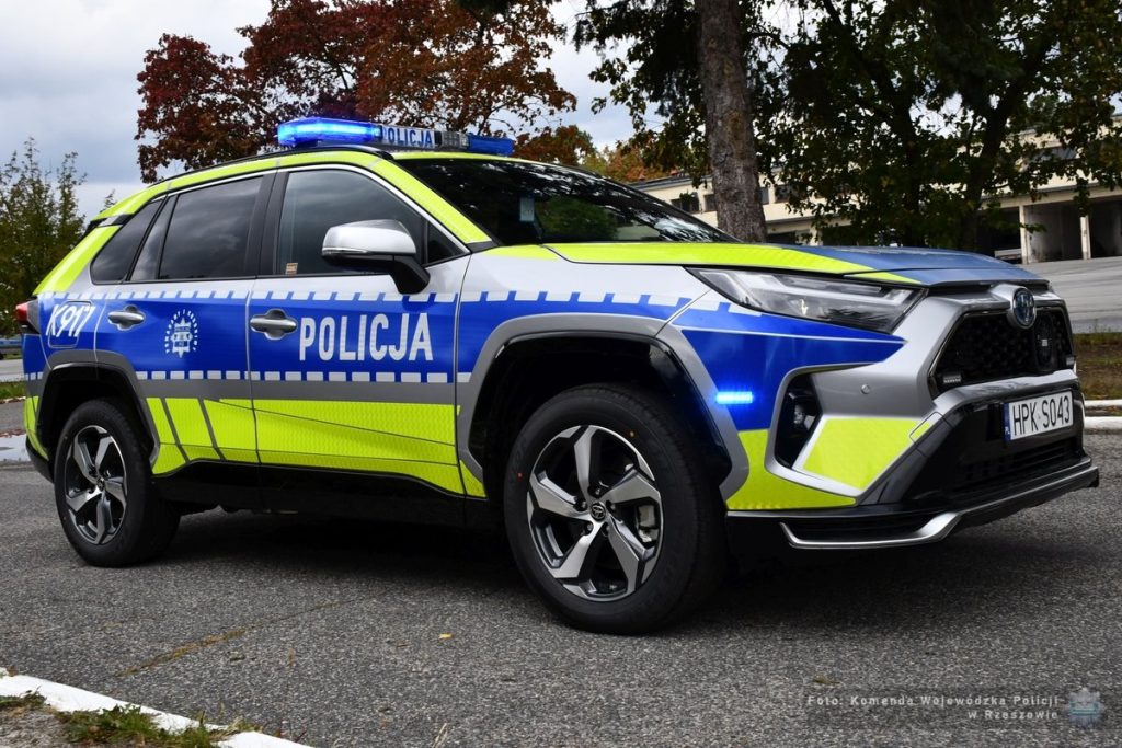 Policyjna toyota RAV4
