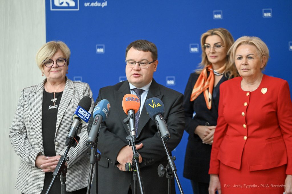 rektor uniwersytetu i posłanki Koalicji Obywatelskiej