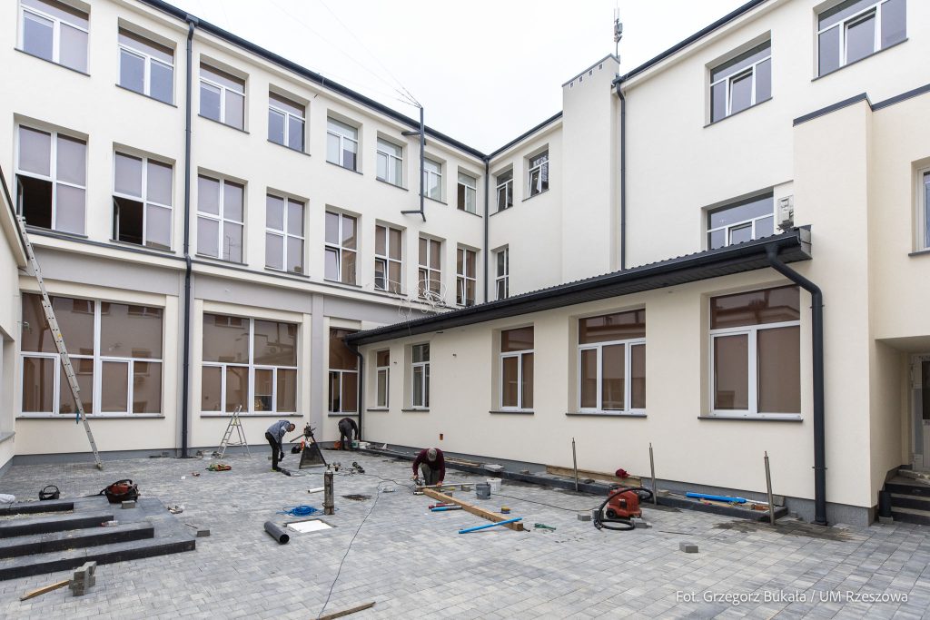 Rozbudowa Zespołu Szkół Elektronicznych w Rzeszowie