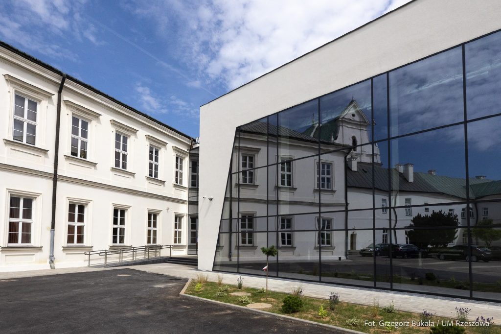 Hala sportowa przy I LO.