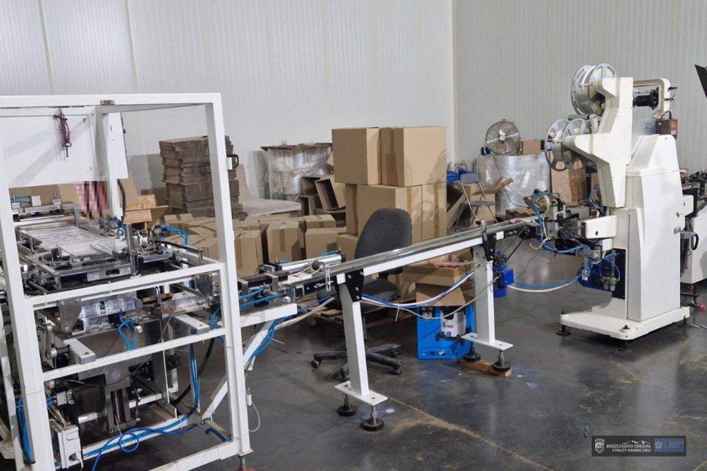 Maszyny do wytwarzania nielegalnych papierosów 