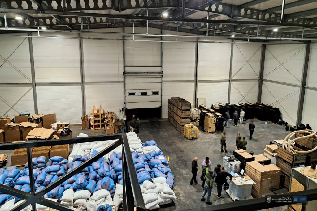 nielegalna fabryka papierosów