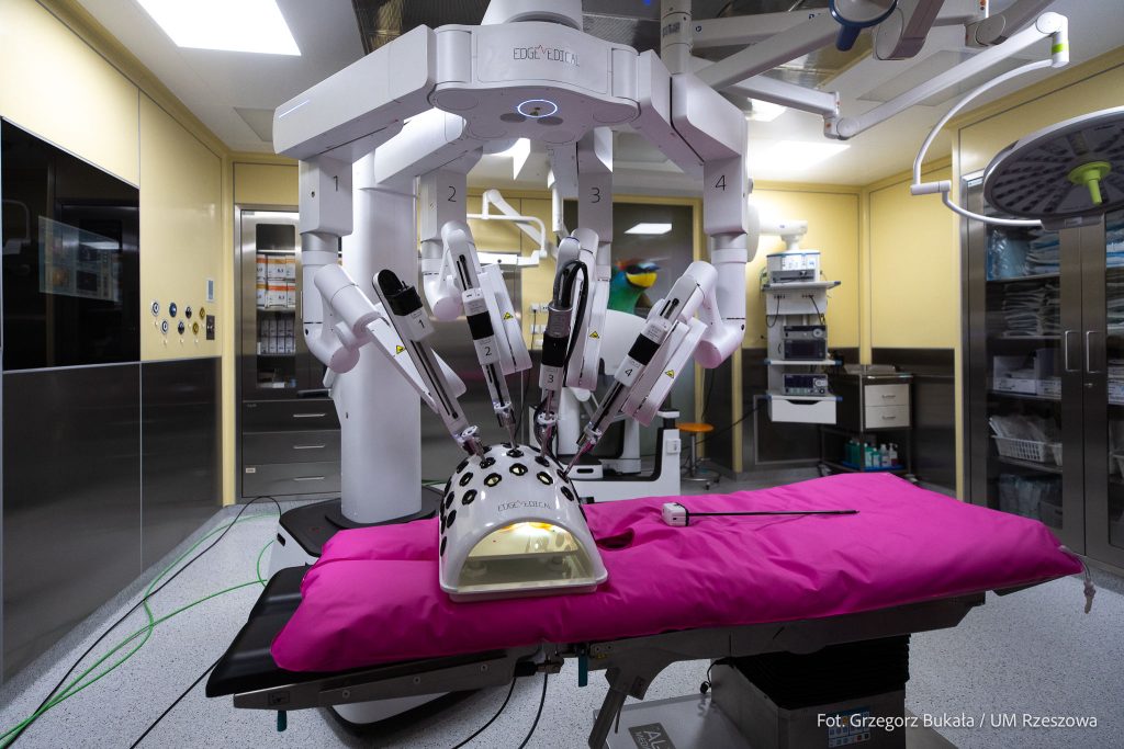 Robot chirurgiczny Edge Medical MP 1000