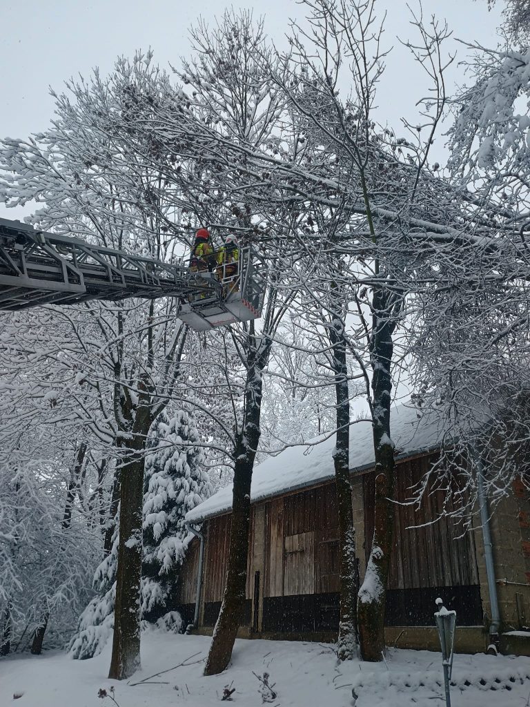 Podkarpaccy strażacy walczą ze skutkami zimy. | Fot. Komenda Wojewódzka PSP w Rzeszowie 
