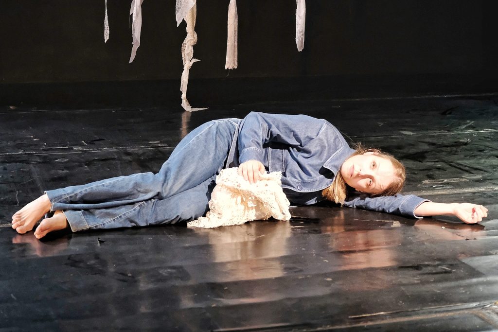 Szycie. Esej genealogiczny” w Teatrze Przedmieście